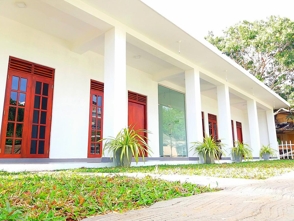 A&B Resort Negombo Kudapaduwa Εξωτερικό φωτογραφία