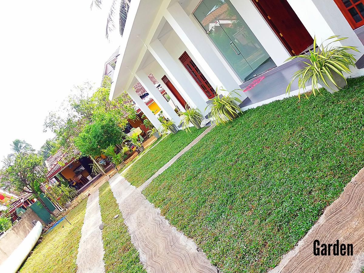A&B Resort Negombo Kudapaduwa Εξωτερικό φωτογραφία