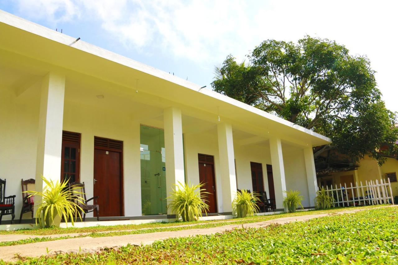 A&B Resort Negombo Kudapaduwa Εξωτερικό φωτογραφία